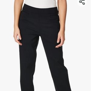 Briggs New York Lady's Petite Pants with Closed Pockets Zippered and Button